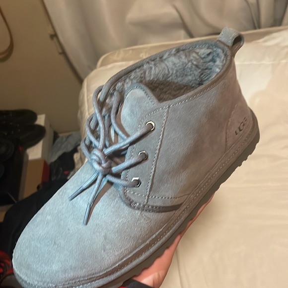 Men gray uggs! Very comfortable and in great conditions !! Condition 9.5/10 - Picture 5 of 5